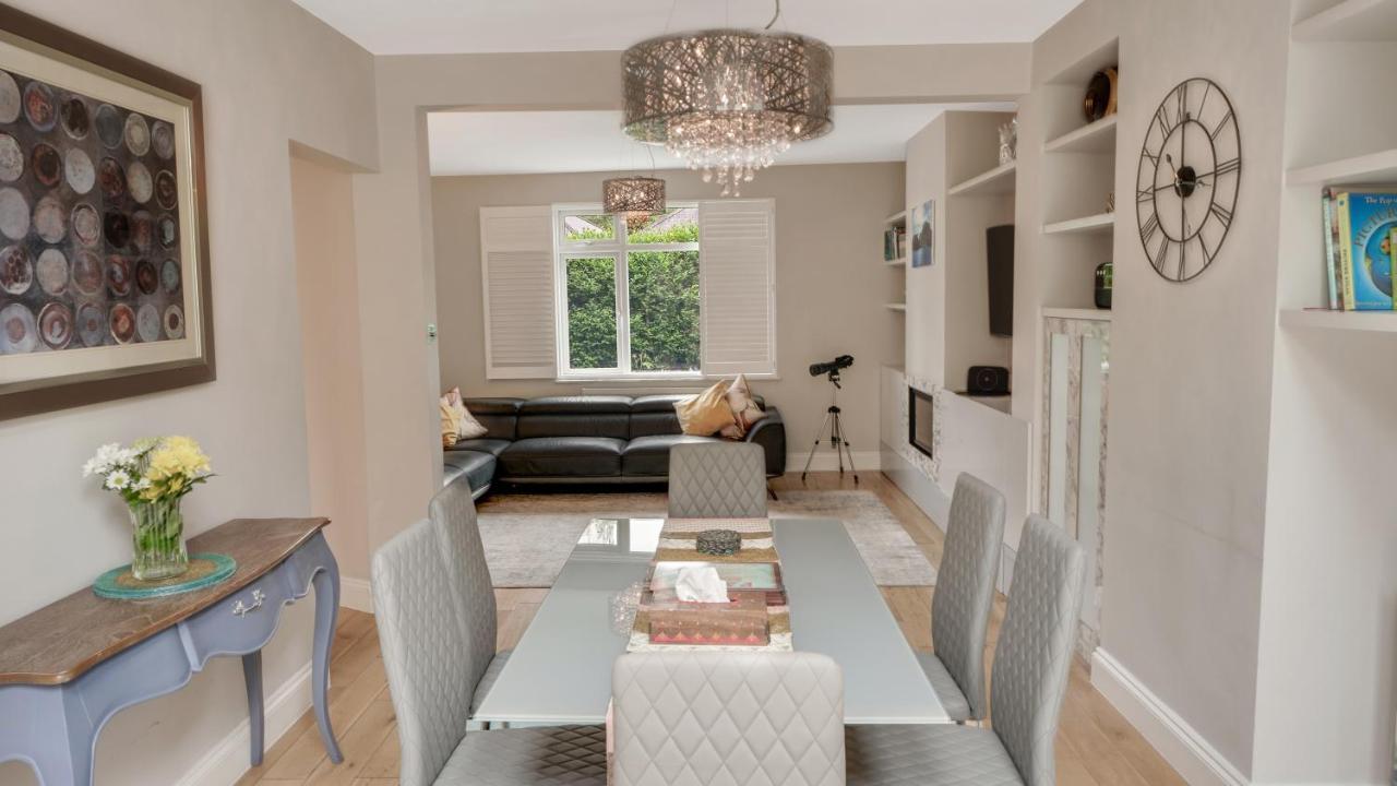 Cosy Luxurious Family Home ลอนดอน ภายนอก รูปภาพ