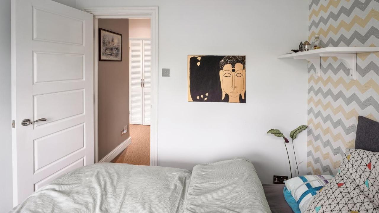 Cosy Luxurious Family Home ลอนดอน ภายนอก รูปภาพ