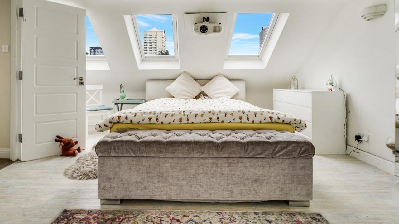 Cosy Luxurious Family Home ลอนดอน ภายนอก รูปภาพ