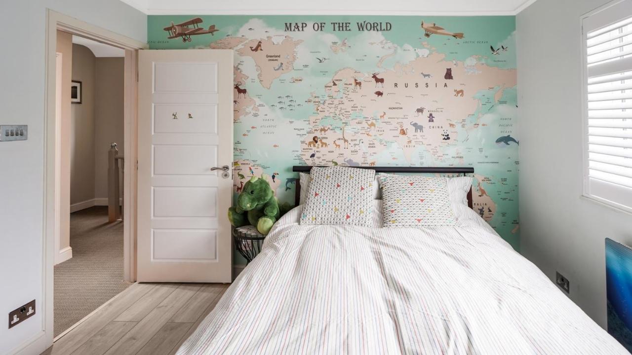 Cosy Luxurious Family Home ลอนดอน ภายนอก รูปภาพ