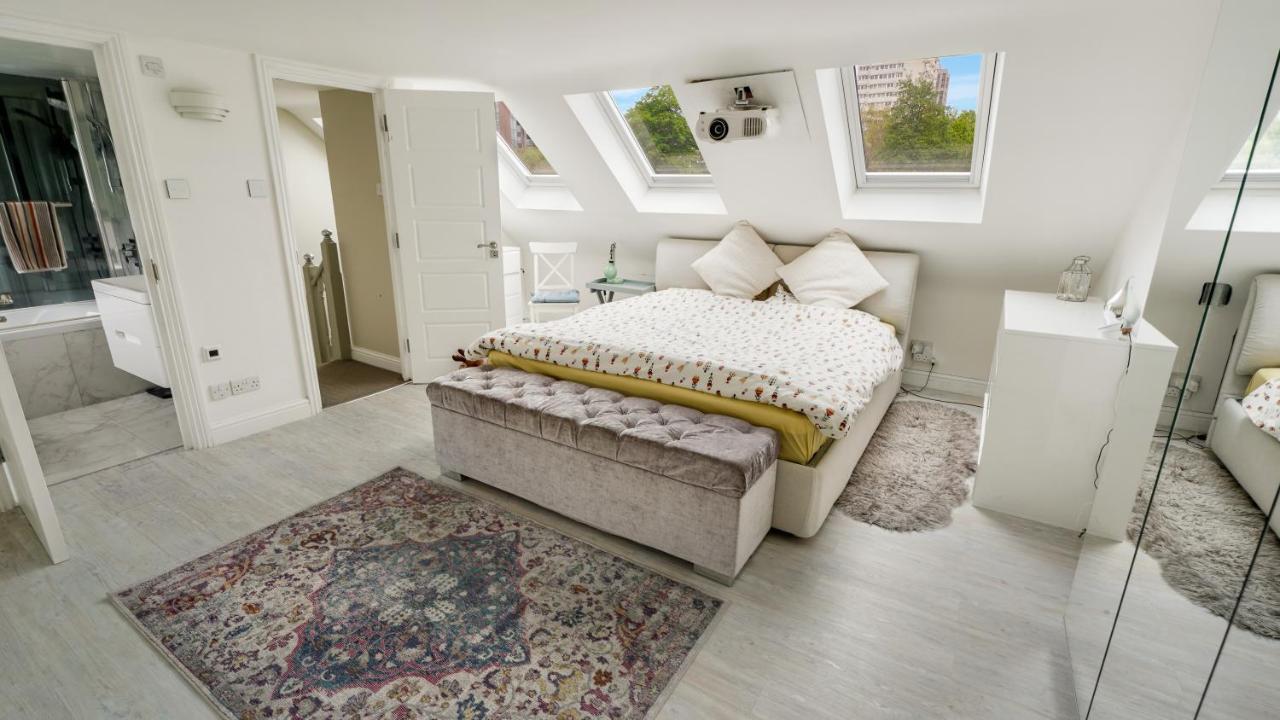Cosy Luxurious Family Home ลอนดอน ภายนอก รูปภาพ
